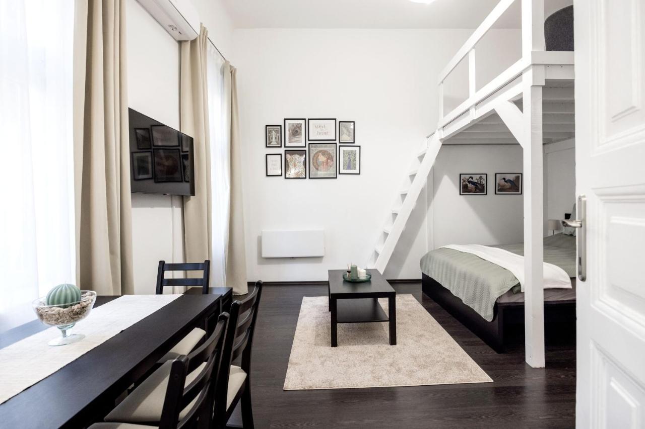 Апартаменты Charming Downtown Hideaway Steps From New York Cafe! Будапешт Экстерьер фото