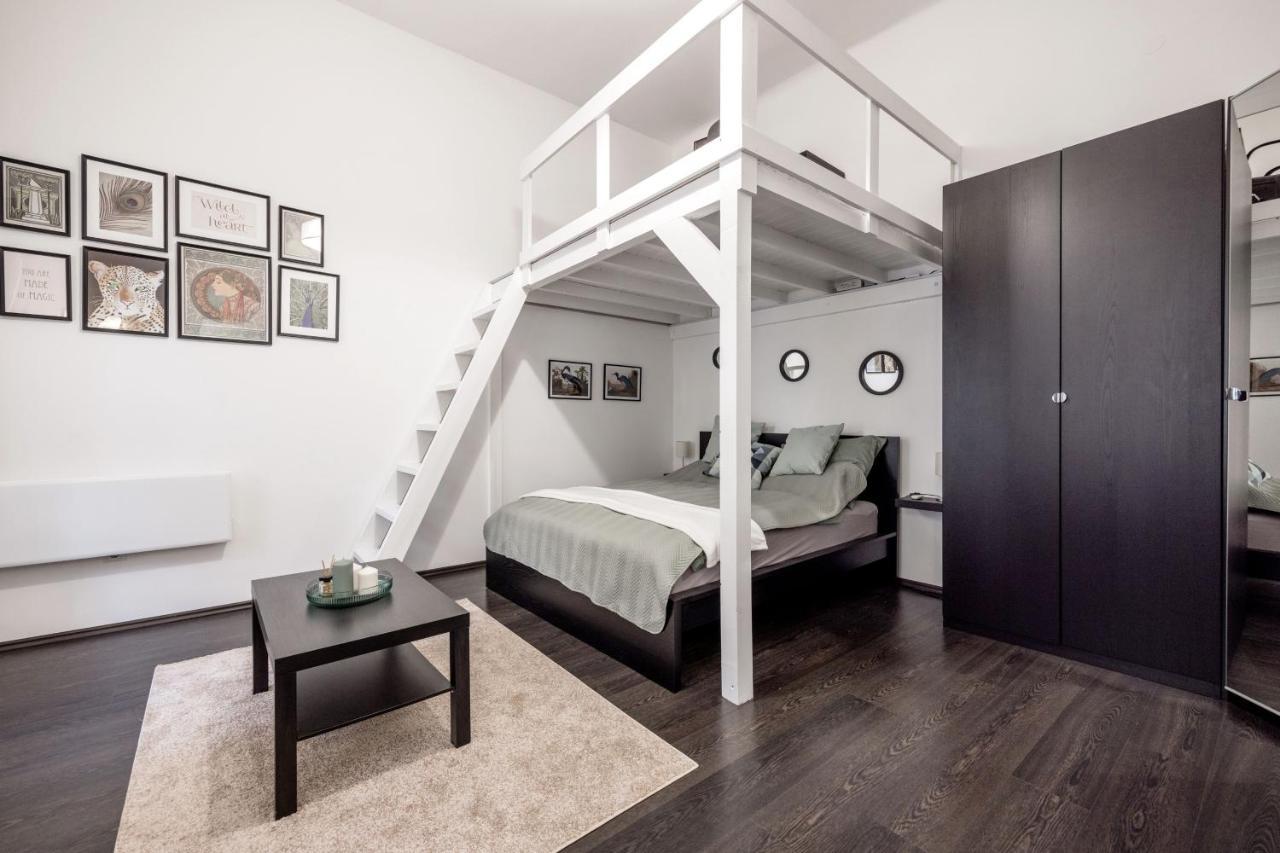 Апартаменты Charming Downtown Hideaway Steps From New York Cafe! Будапешт Экстерьер фото