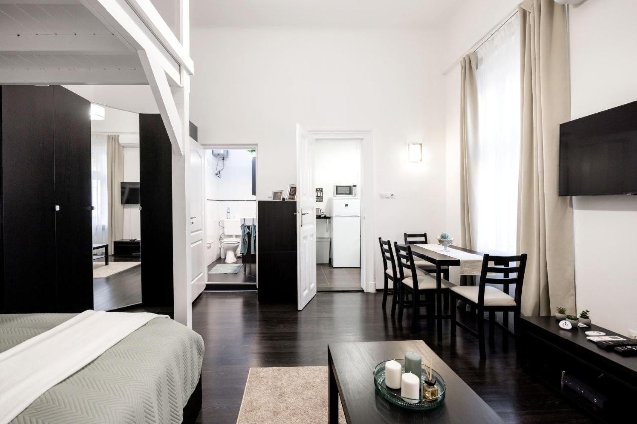 Апартаменты Charming Downtown Hideaway Steps From New York Cafe! Будапешт Экстерьер фото