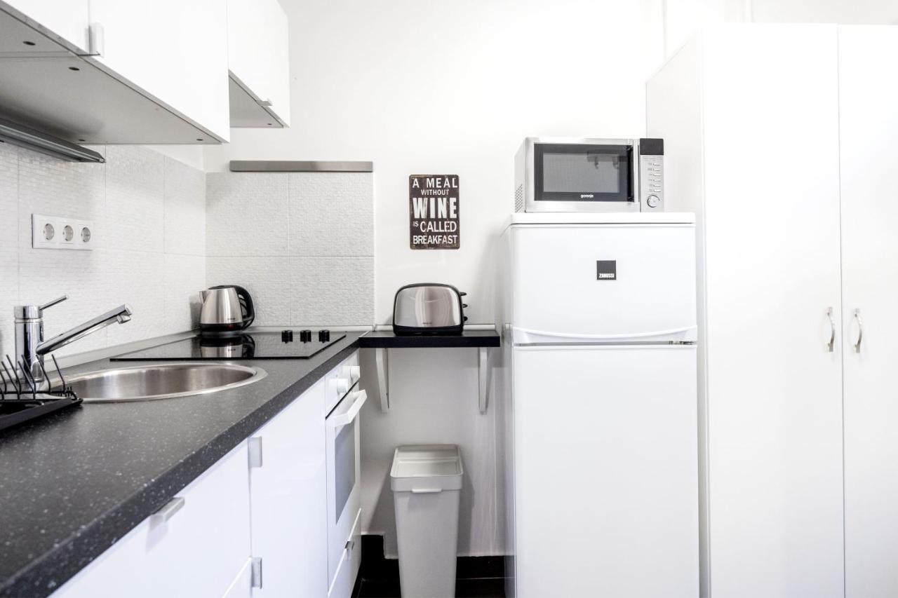 Апартаменты Charming Downtown Hideaway Steps From New York Cafe! Будапешт Экстерьер фото