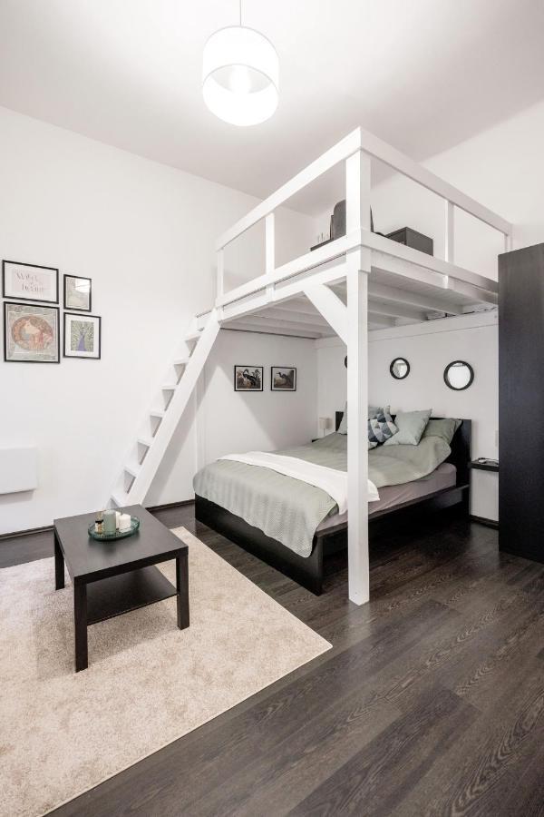 Апартаменты Charming Downtown Hideaway Steps From New York Cafe! Будапешт Экстерьер фото