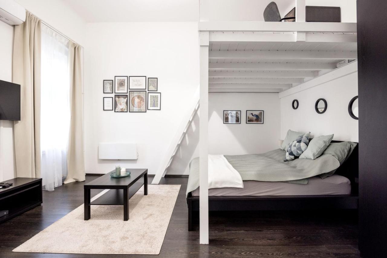 Апартаменты Charming Downtown Hideaway Steps From New York Cafe! Будапешт Экстерьер фото